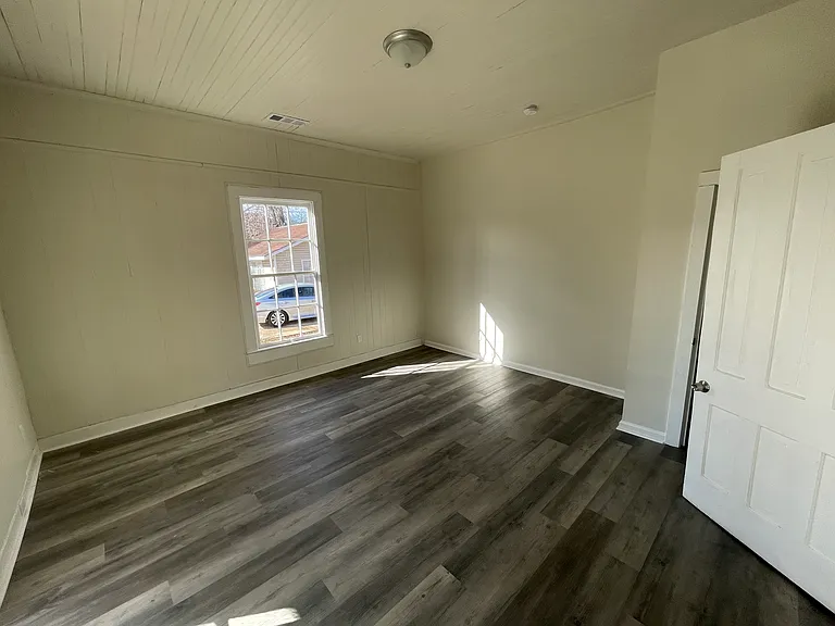 10 Jeter Ave — Photo 8