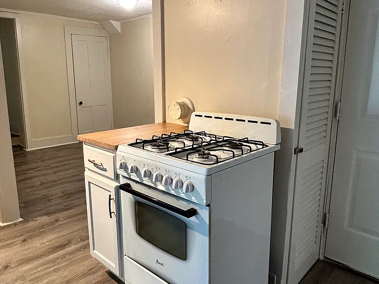 10 Devens St #2B — Photo 11