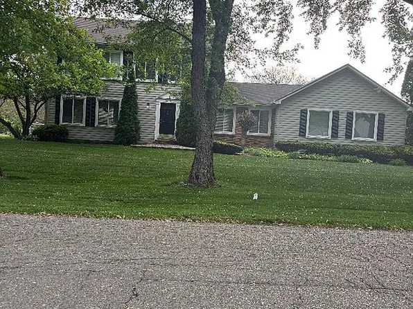 36715 Paddock Dr, Clinton Township, MI 48035
