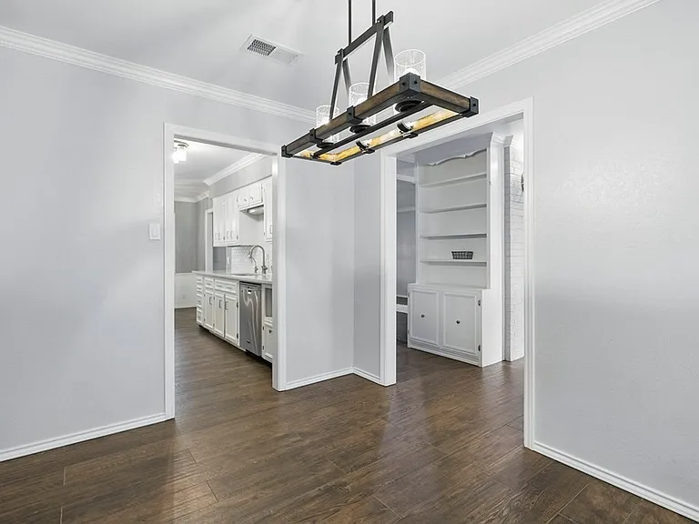 2404 Goddard Ct — Photo 13