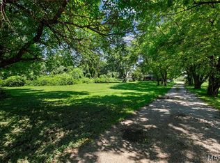 1625 Charbonier Rd, Florissant, MO 63031