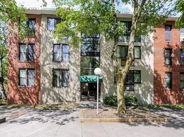 6 Juniper St APT 14, Brookline, MA 02445