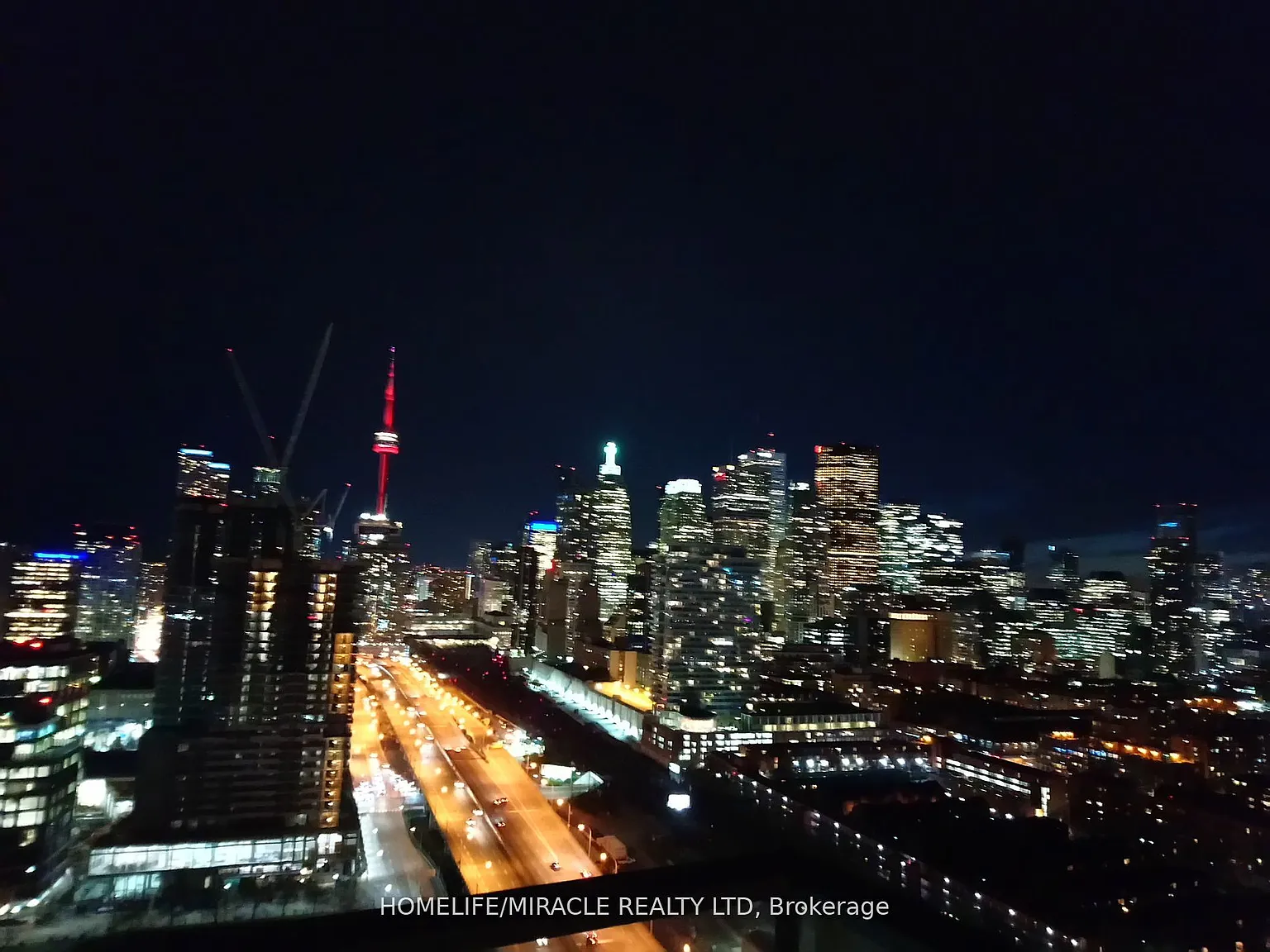 Monde Condo — Photo 1
