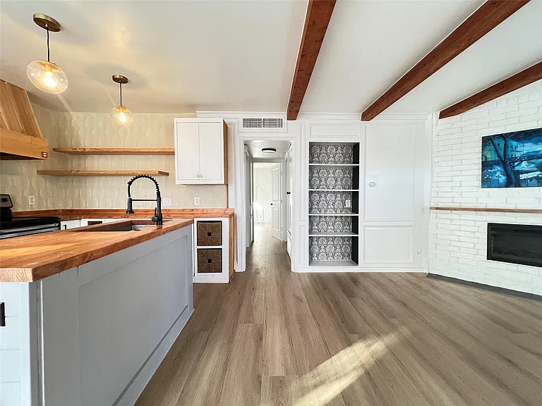 3310 Hycreek Dr #1 — Photo 5