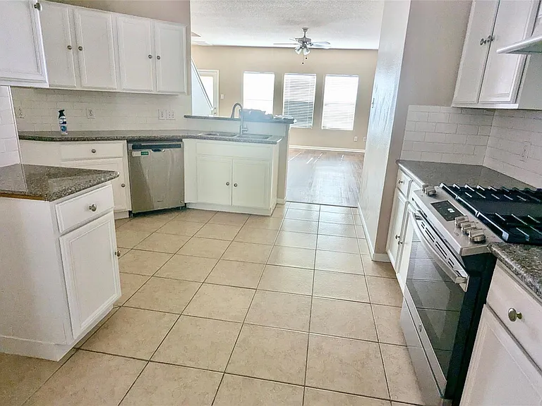15423 Fir Woods Ln — Photo 5