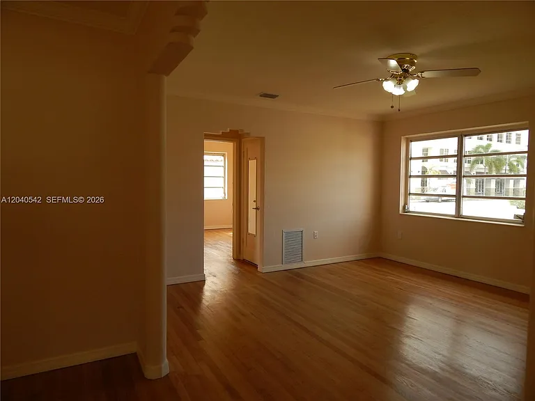 1841 SW 37th Ave — Photo 6