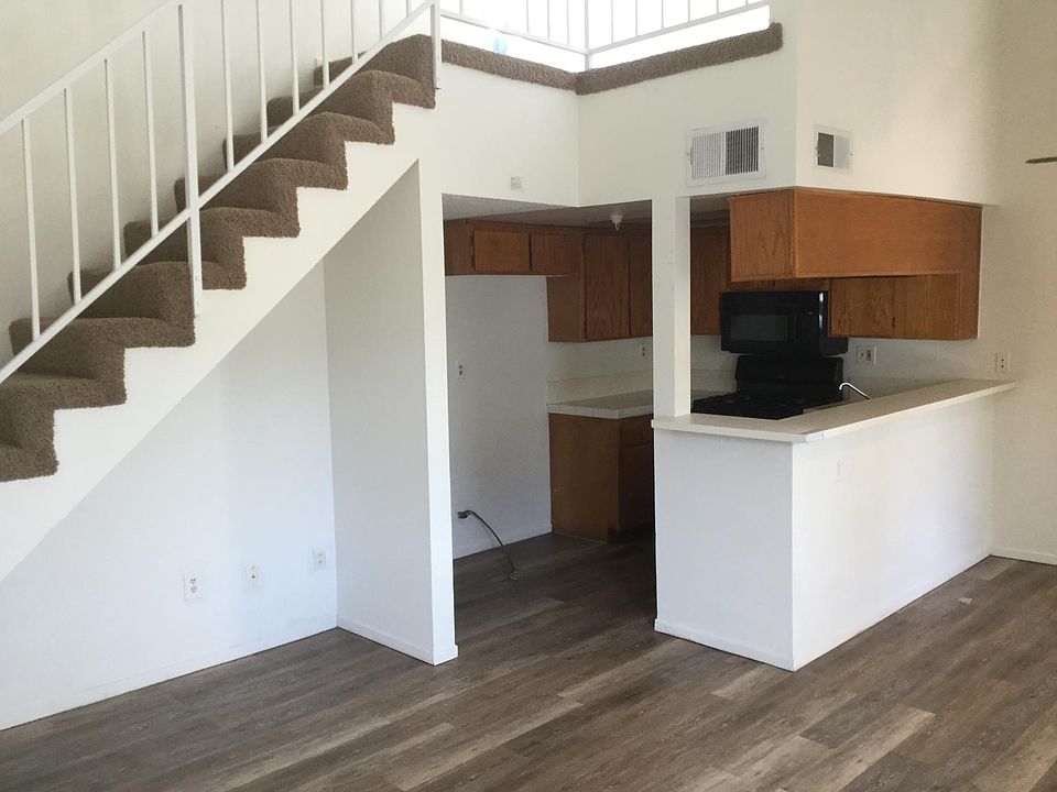 kitchen /living room