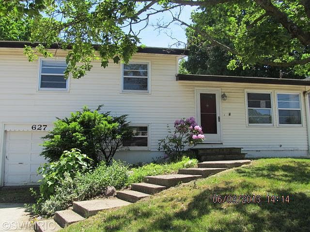 1st image of 627 W Milham Ave