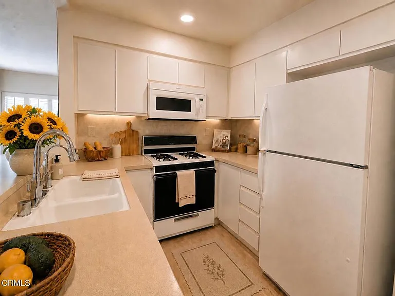 360 S Los Robles Ave #9 — Photo 16