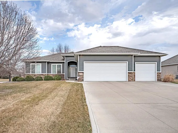 162 Teton Pines Ct, Dakota Dunes, SD 57049