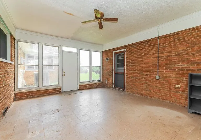 5260 Springfield Jamestown Rd — Photo 7
