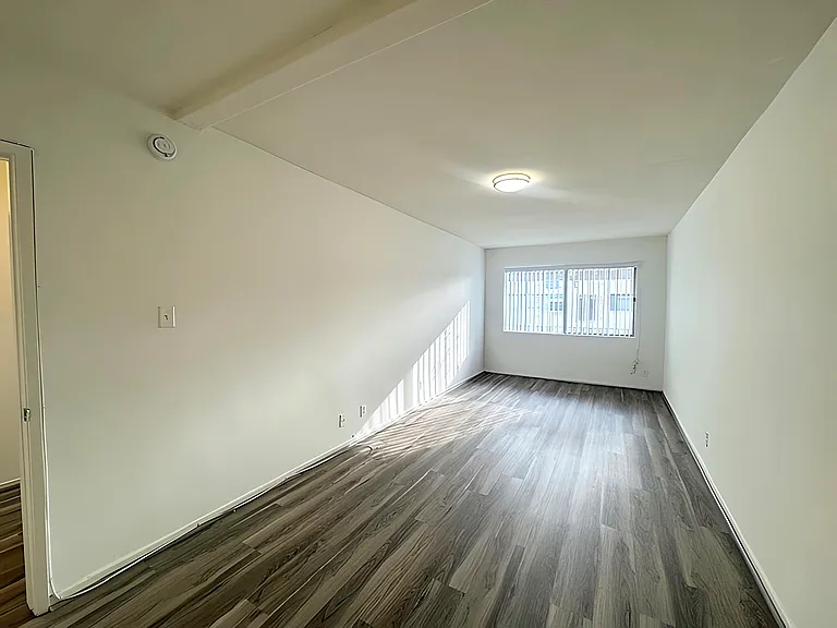 2615 Chariton St #8 — Photo 12