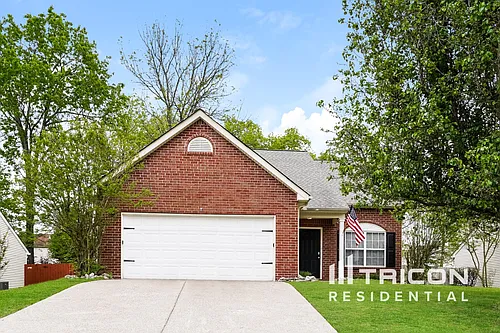 1689 Eagle Trace Dr Photo 1