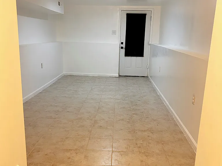 200 Colesville Manor Dr — Photo 2