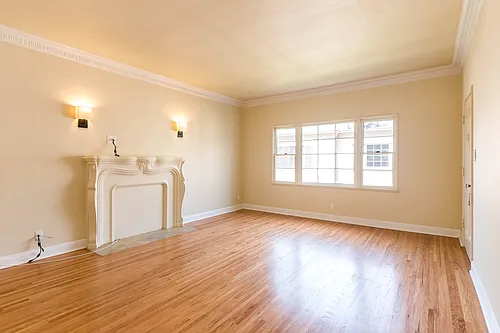1056 S Genesee Ave #4 Photo 1