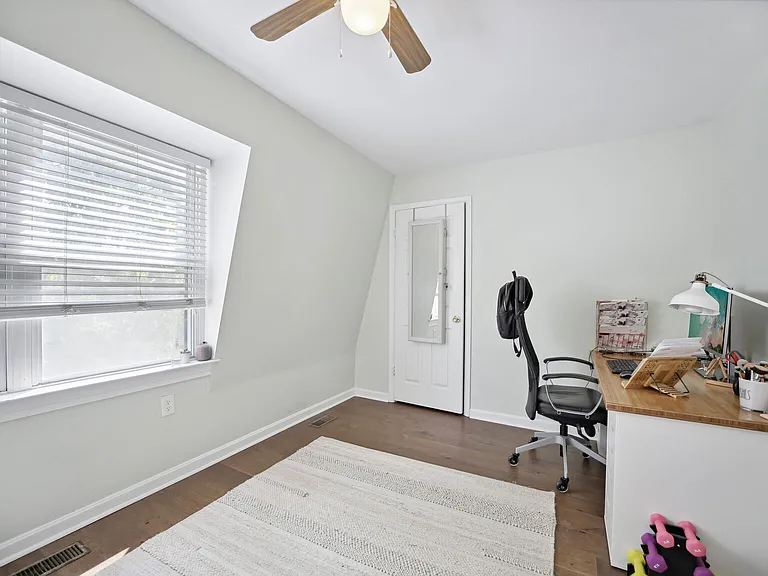 1622 5th St NW #B — Photo 6