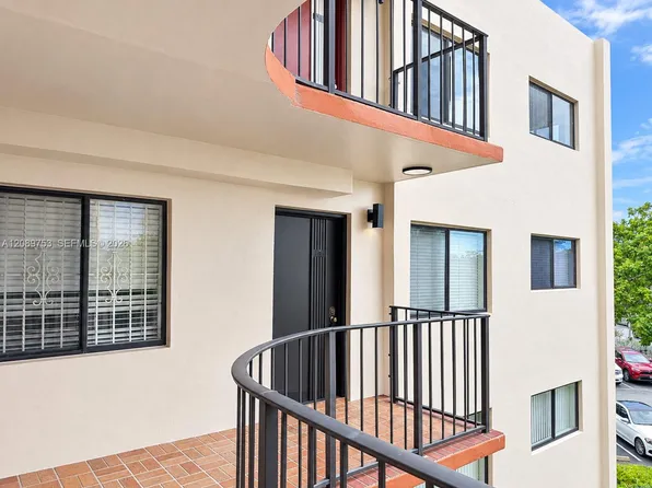 8700 SW 133rd Avenue Rd APT 312, Miami, FL 33183