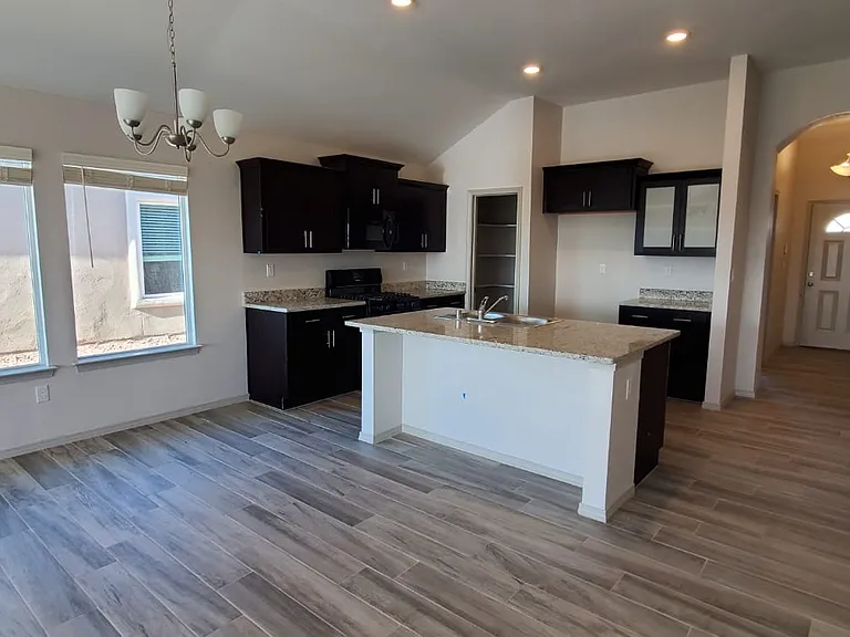 11337 Hidalgo Dr — Photo 3