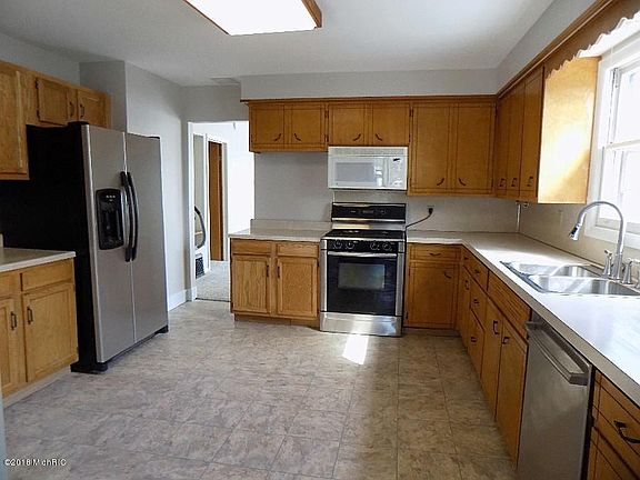 2nd image of 32 E McKinley Ave