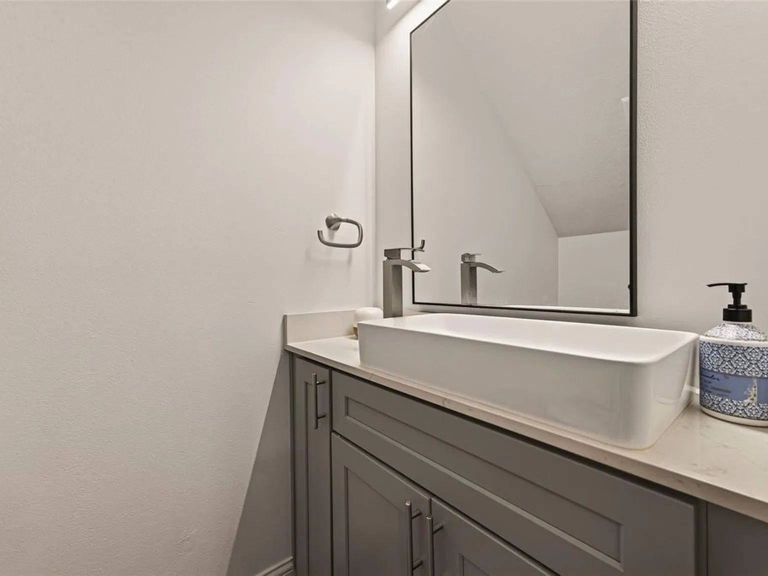 1 bed, 2000 sqft, $650 — Photo 3