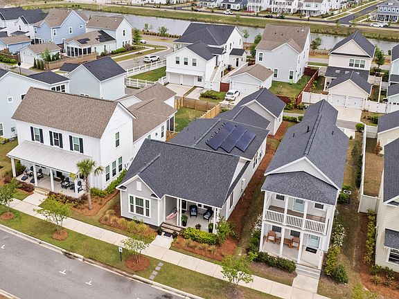 4th image of 704 Triangle Ln