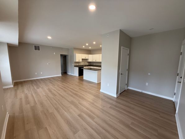33 E Buffalo St #2