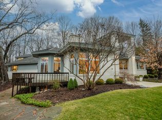 110 E Ravine Baye Rd, Bayside, WI 53217