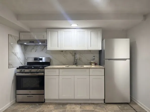 (undisclosed Address), Howard Beach, NY 11414