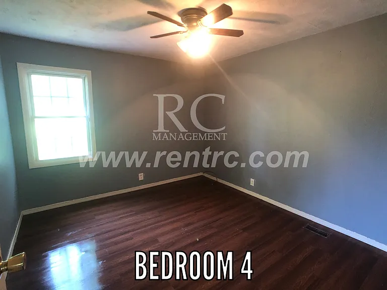 903 Southmoor Dr — Photo 14