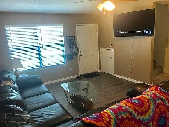 4th image of 8035 Sable Woods Dr N