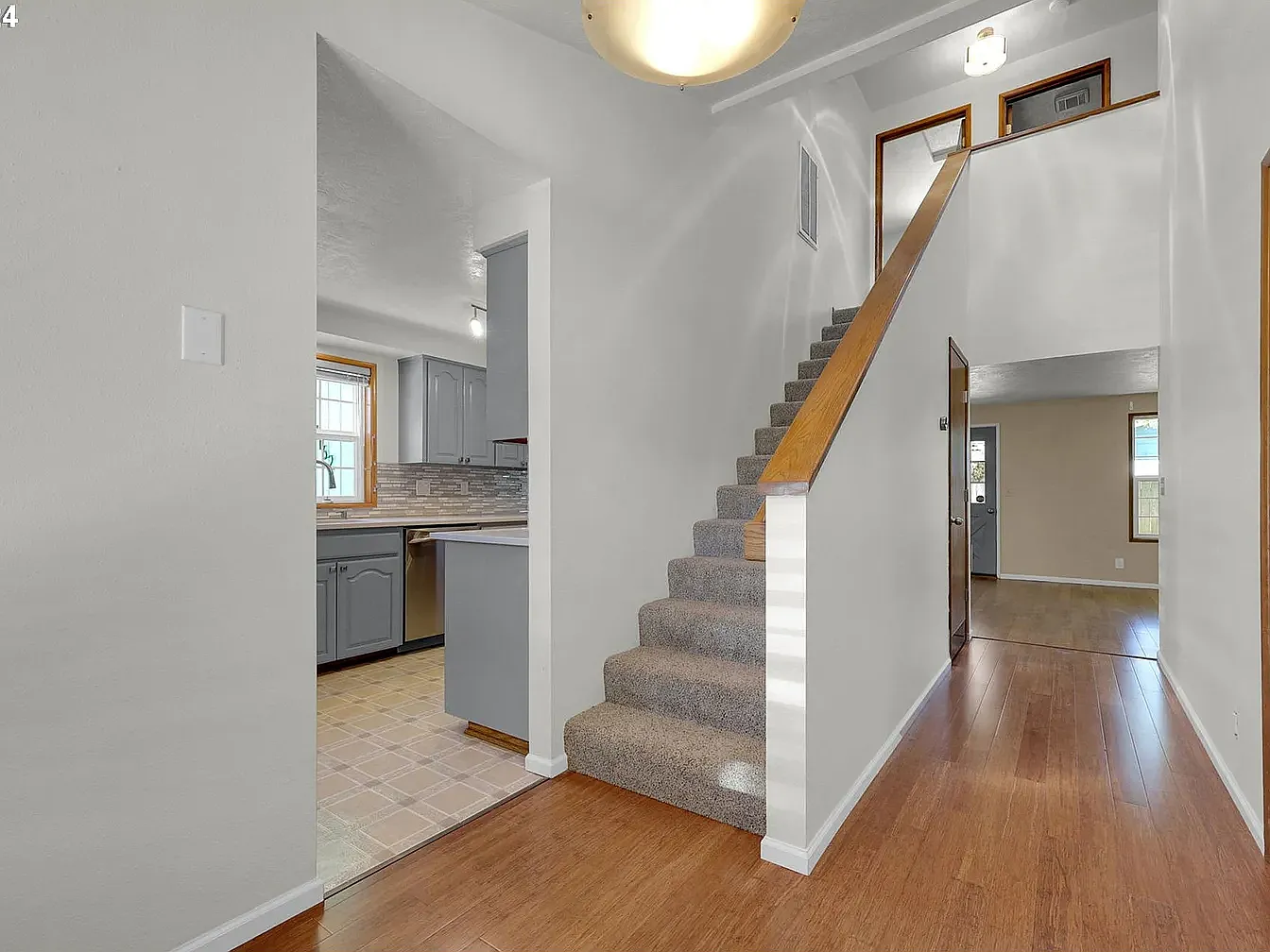 Lorella Ave, Eugene — Photo 4