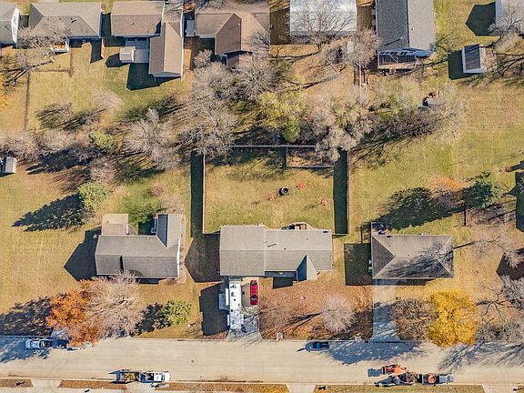 3rd image of 1008 H Ave