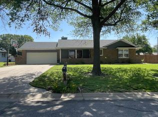 613 Sykes Rd, Wellington, KS 67152