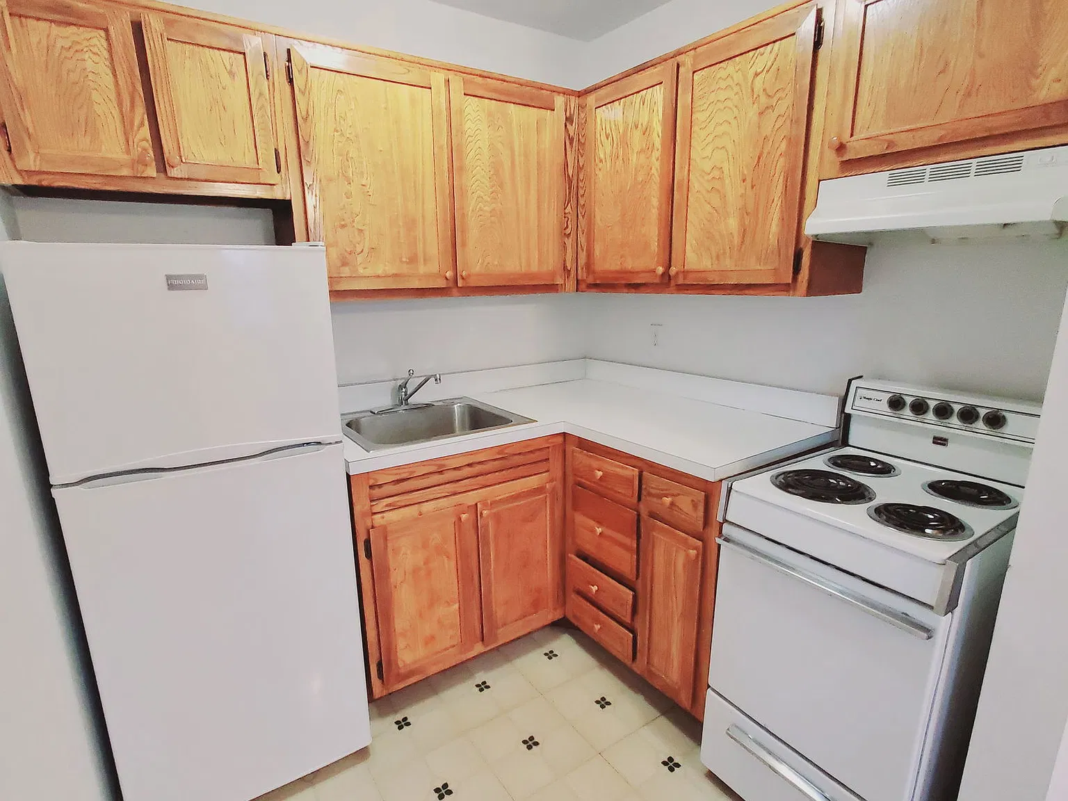 1 bed, 1.0 bath, 615 sqft, $1,800 — Photo 1