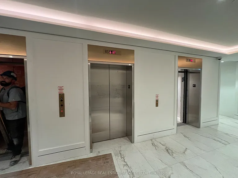 4010 Eglinton Ave W #430 — Photo 2