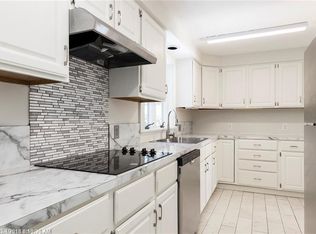 15 Ivie Rd, Cape Elizabeth, ME 04107