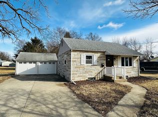 912 S Center St, Geneseo, IL
