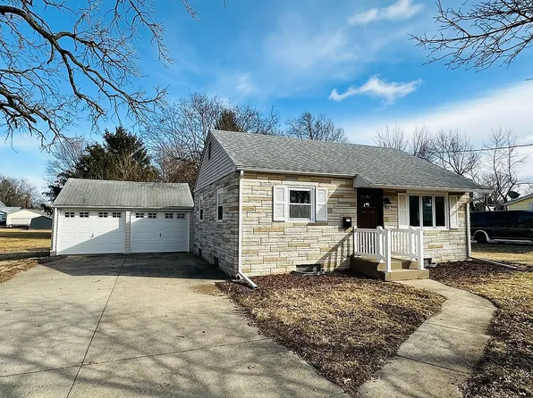912 S Center St, Geneseo, IL 61254