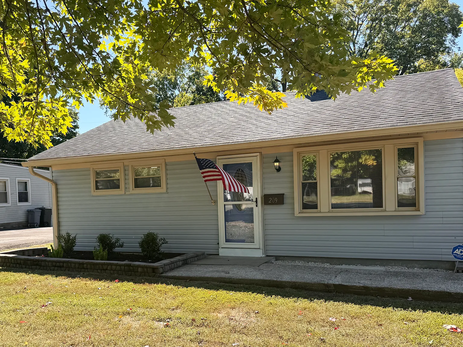 2 bed, 768 sqft, $1,550 — Photo 2