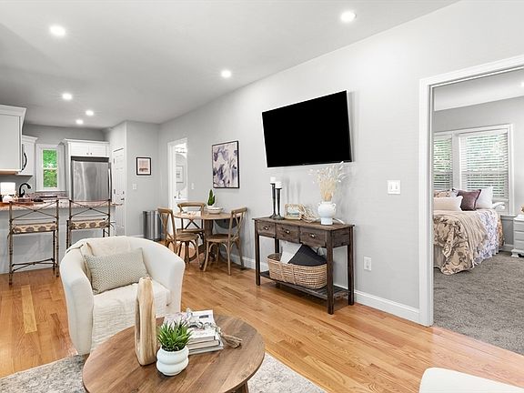 5th image of 163 Elm St #1