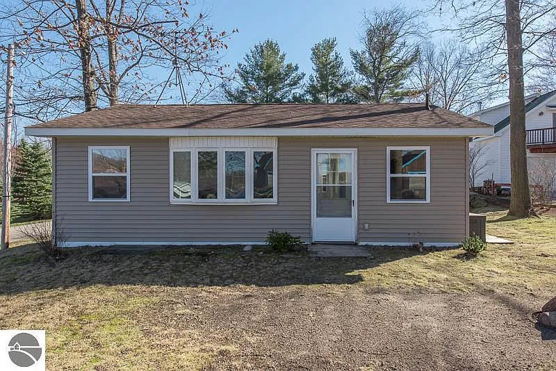 6228 Honeymoon Dr photo 1