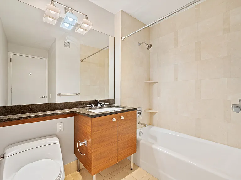 120 Riverside Blvd #Penthouse 1J — Photo 11