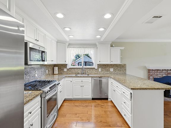 2nd image of 44 Fircrest Ct