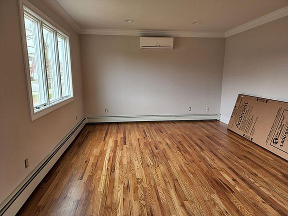 2nd image of 469 E Olive St