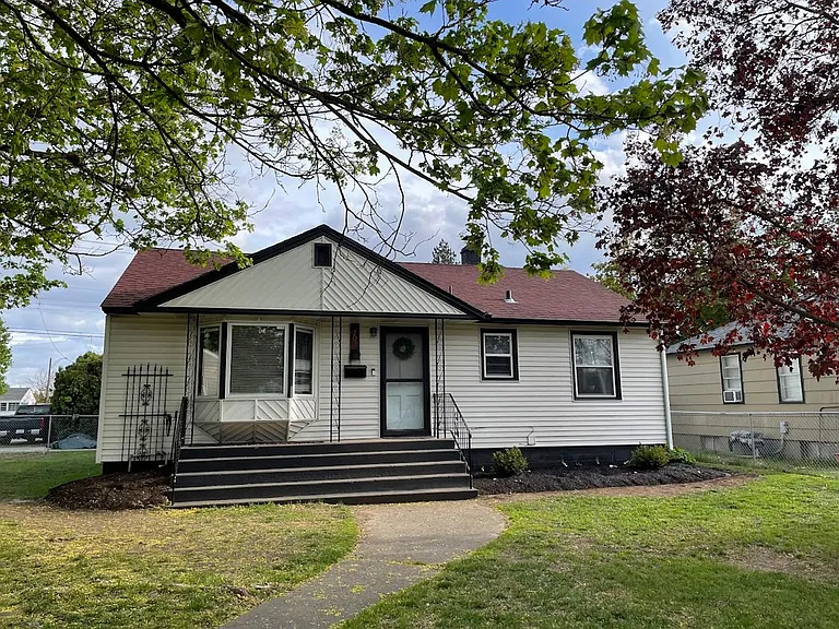 3703 W Rockwell Ave — Photo 1