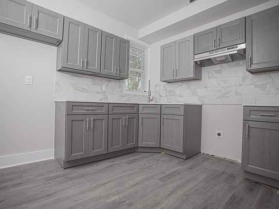 5th image of 542 E Indiana Ave #36