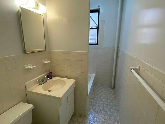 3rd image of 2554 38th St APT 1