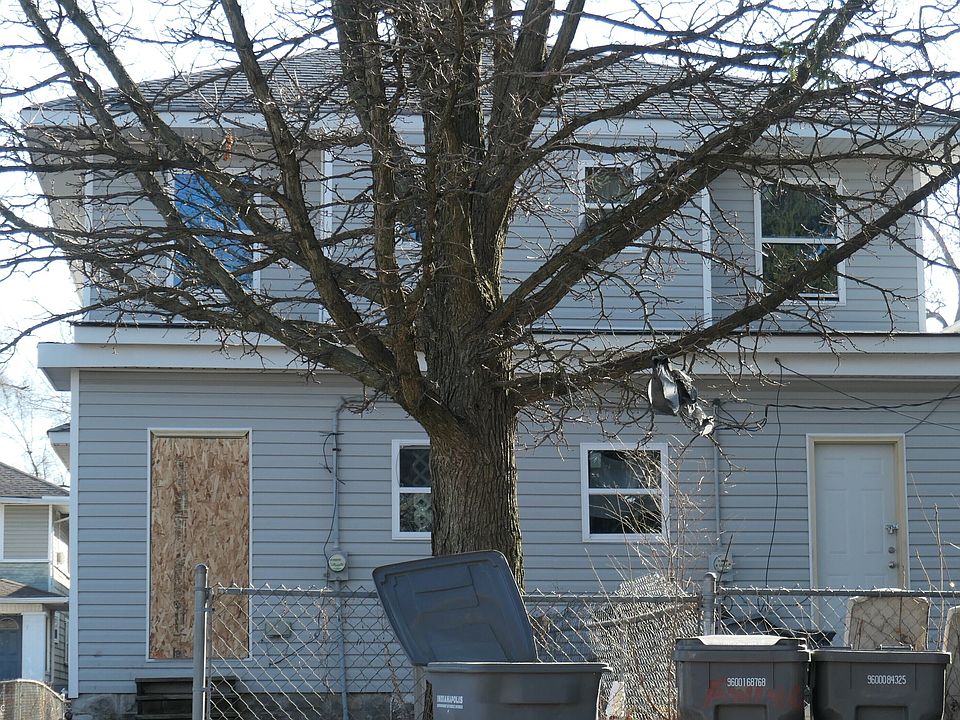 2nd image of 422 N Oakland Ave