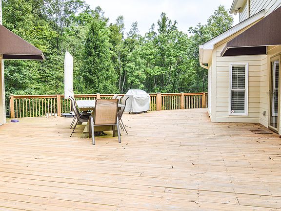 Large deck for entertaining