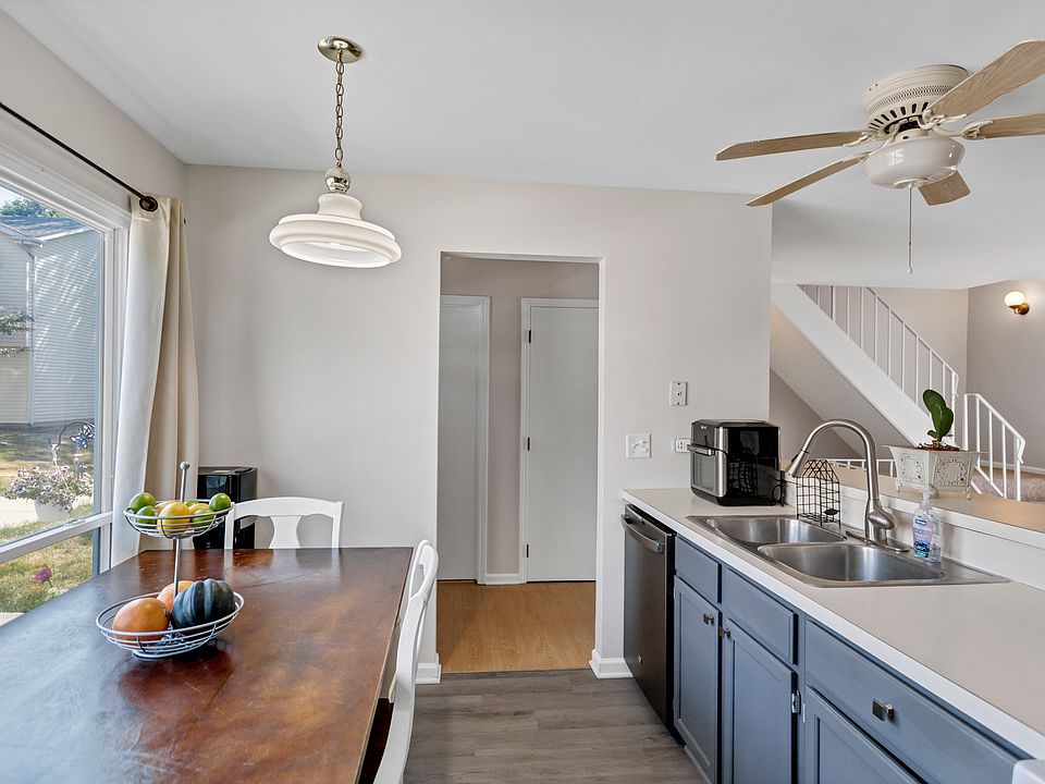 333 Driftwood Ln Aurora IL Zillow